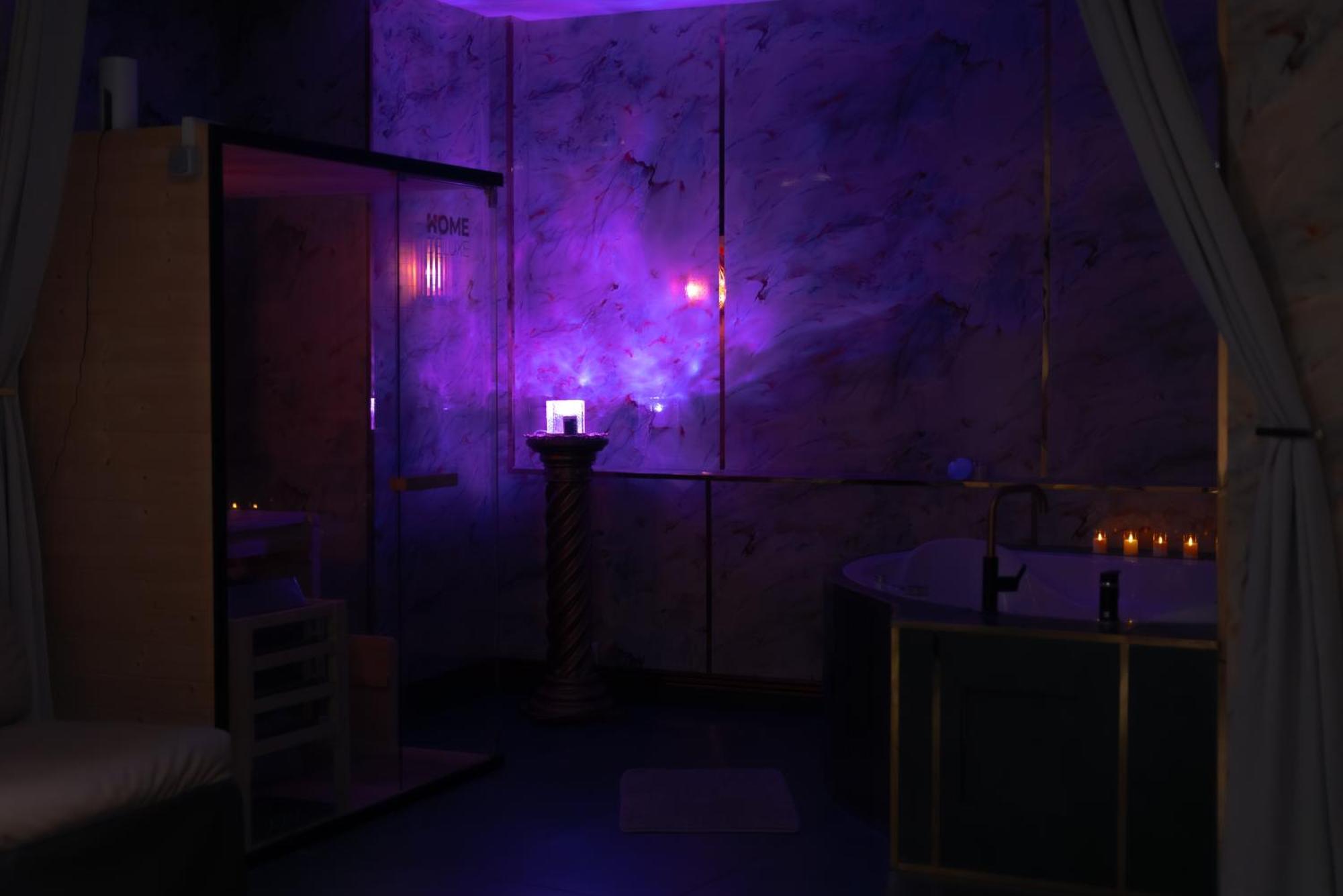 Suite Julius Cesar Mit Private Sauna & Whirlpool, Berlin